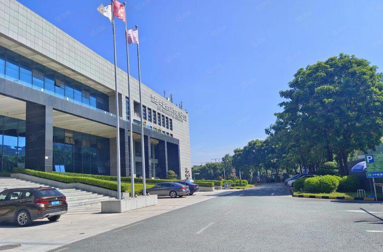 （出租)坂田杨美地铁口高新科技园厂房楼上980平精装修办公室