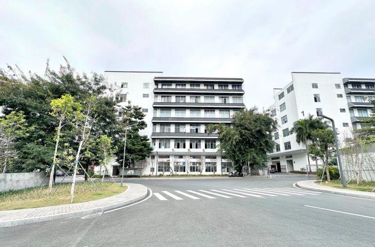 布吉百鸽笼工业区一楼7米高2400平厂房写字楼仓库出租可分租