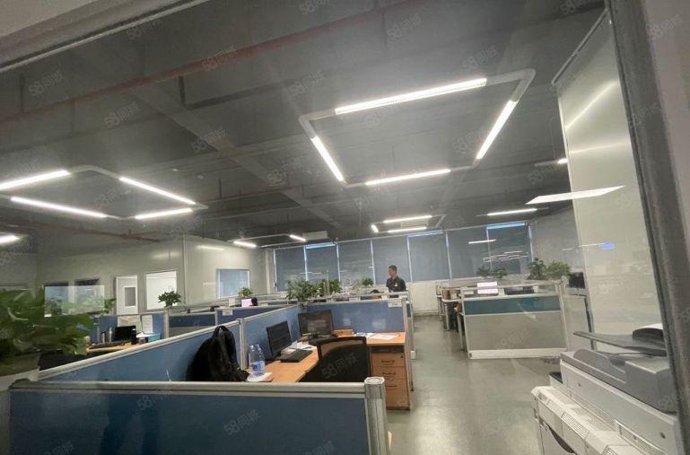 坂田雪象地铁口原房东楼上整层2000平方厂房出租！