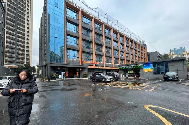 坂田地铁口电商一楼厂房仓库出租1300平精装修可分租