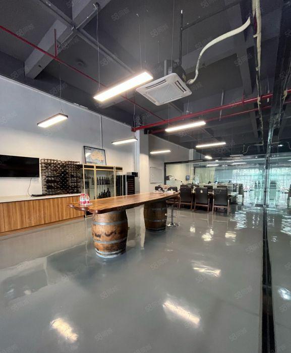 横岗六约地铁口出租1000平方带装修，可分500平方，好招工