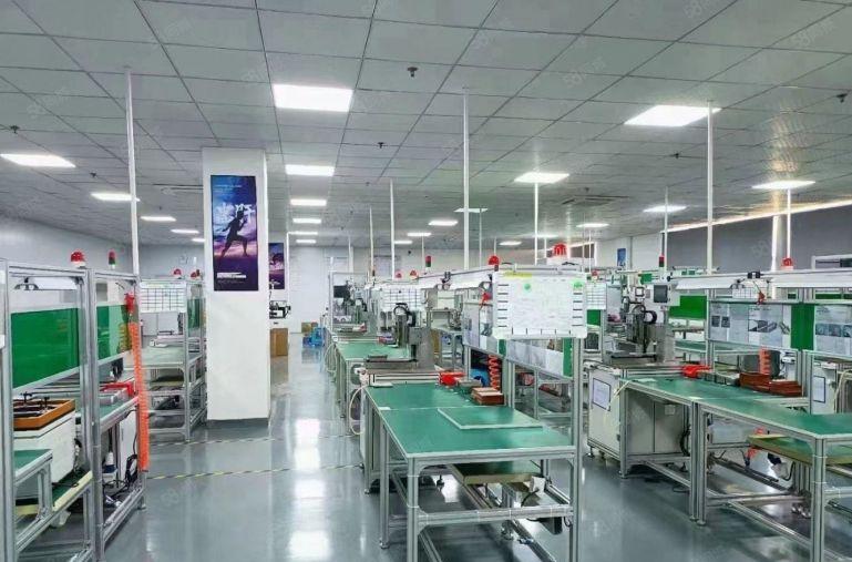 荷坳工业园区，原房东楼上1000平，现成精装修，价格美丽