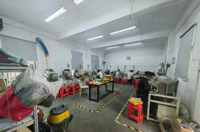 横岗塘坑地铁口附近新出楼上160平带现成珠宝装修厂房出租