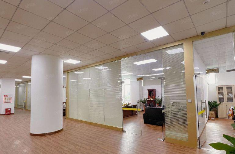 深圳龙岗平湖原房东工业园二楼1500平厂房精装修低价出租