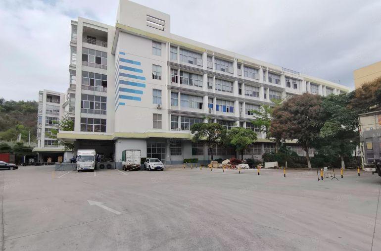 横岗六约地铁口1000至2000平方带装修厂房仓库出租分租