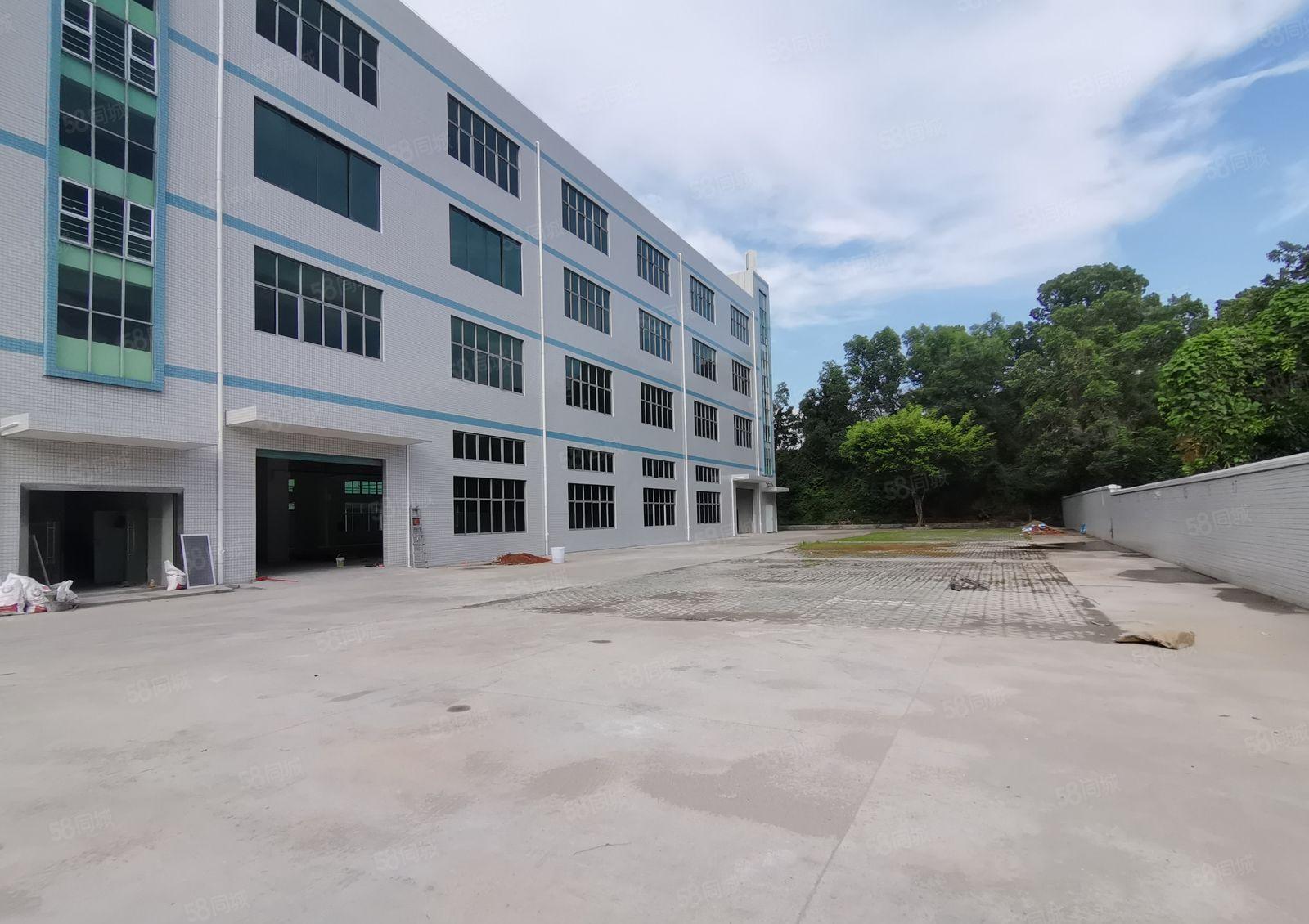 平湖辅城坳工业区一二楼3500平方厂房出租500平方起分租