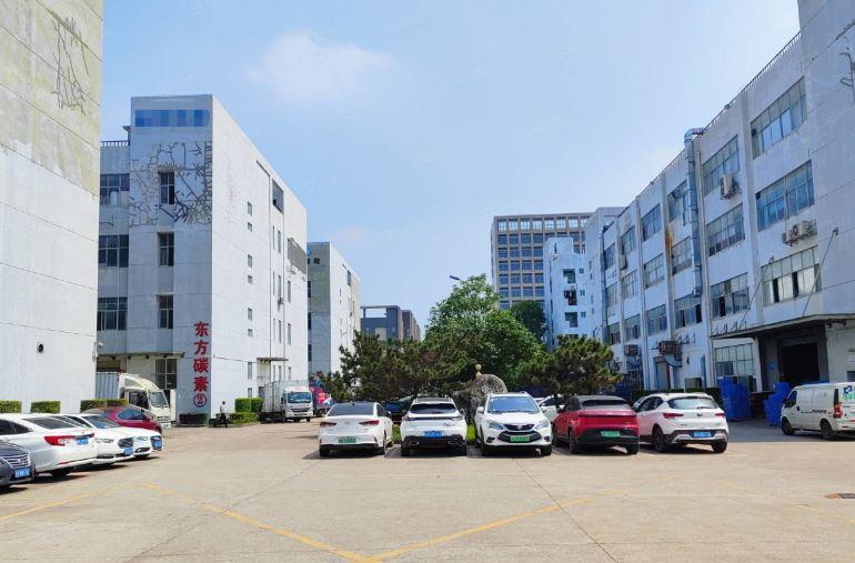 特价18块横岗六约新空出楼上2000平方全新地坪漆厂房出租