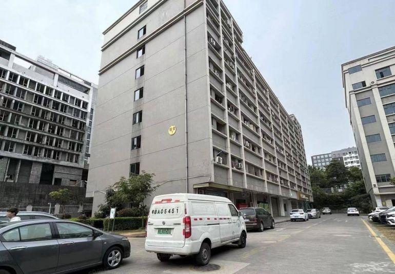 房东直租标准厂房2000平米可分租带20台充电桩车位充足