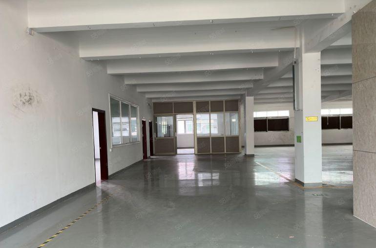 龙岗平湖富民工业区三楼1700平带办公室装修厂房仓库出租