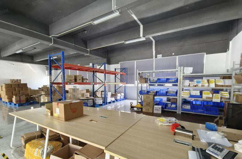 布吉厂房出租原房东2000平方300平起分全新地坪漆水电齐全