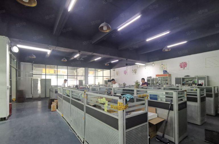 200平起租龙岗布吉大芬地铁口原房东精装修独门独院红本厂房