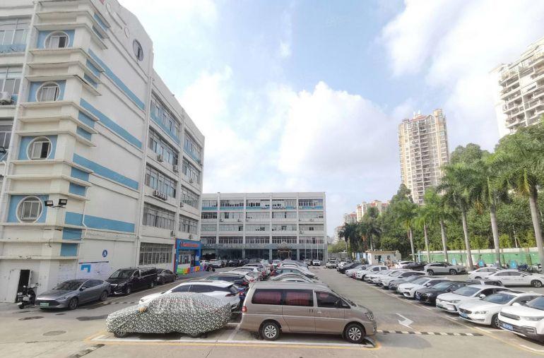 布吉地铁口现成装修办公红本汽修厂房3000平 可分租