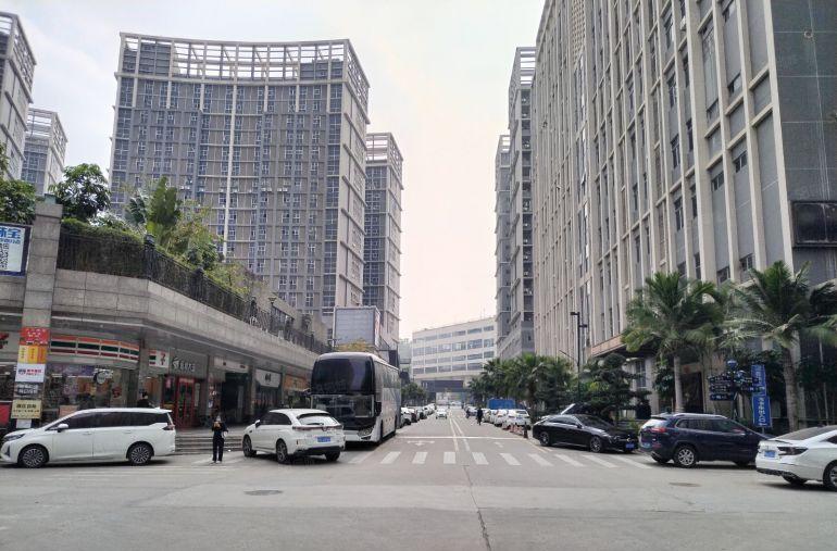 布吉李朗珠宝园新出楼上500平带装修办公室厂房出租 可分租