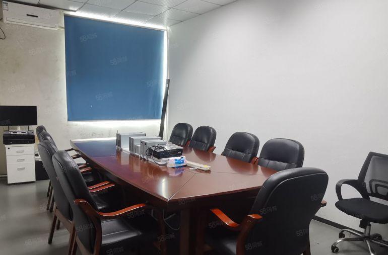 布吉，地铁口，一楼1000平，原房东，使用率高，标准厂房出租