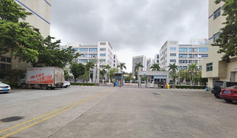 布吉石芽岭地铁口大型工业园1700平厂房仓库出租！可办环评