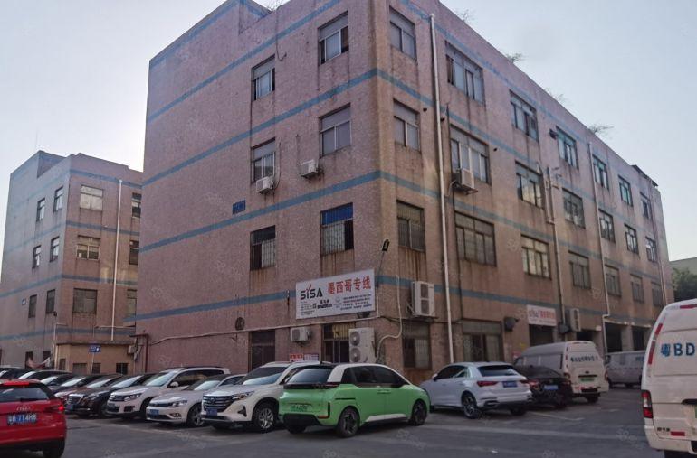 布吉大芬地铁口2000厂房仓库出租200平方起可分租带装修