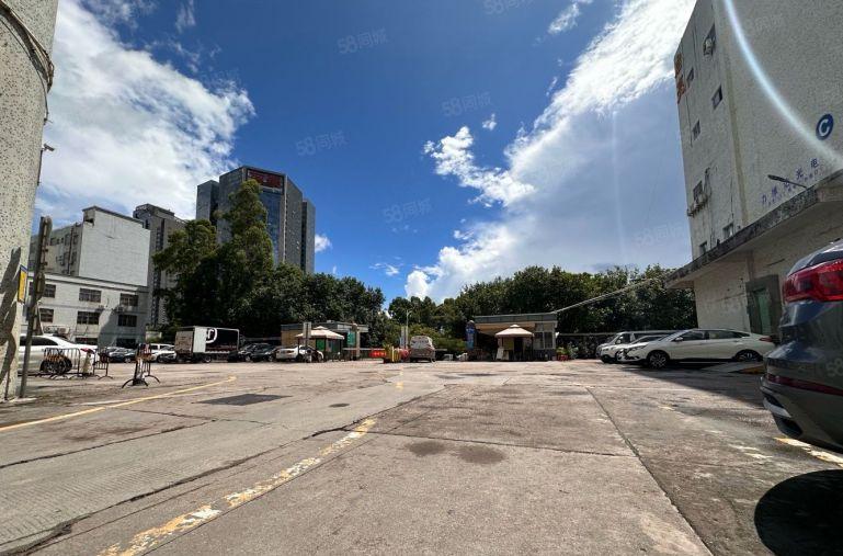 布吉李朗高速口一楼2000平厂房出租，带双卸货平台