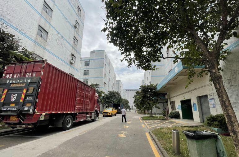 布吉丹竹头大型工业园新空出楼上1000平带装修办公室厂房出租