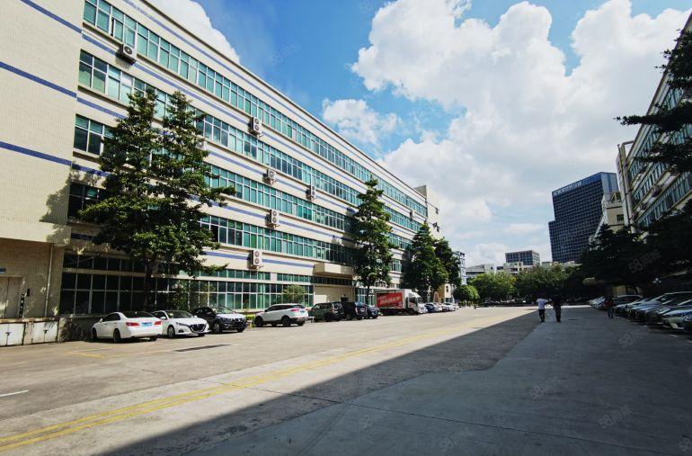 布吉石芽岭六万平产业园一楼仓库出租楼上厂房出租可分租小面积