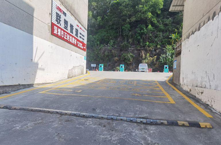 布吉上水径吉华路新出3楼整层1350平有房产证红本可分租出租