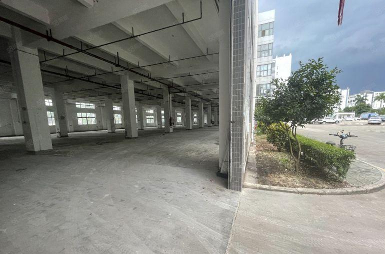 布吉石芽岭地铁站一楼2000平厂房出租仓库出租大小可分