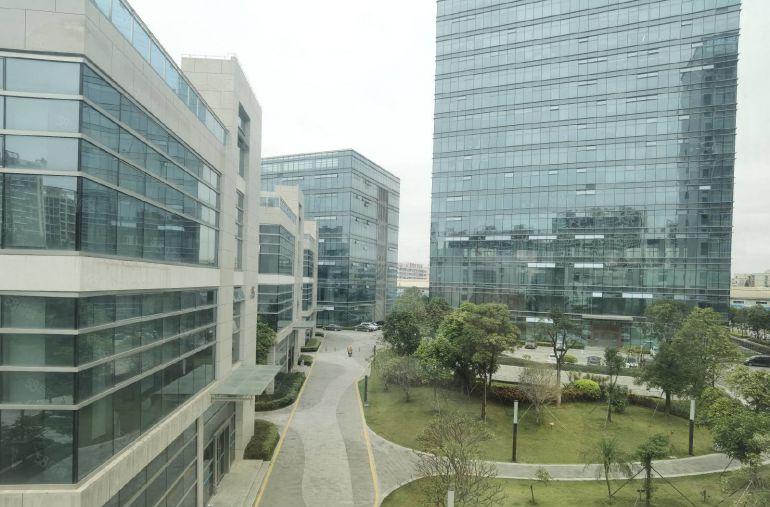 布吉地铁口2100平小独栋出租，共三层原房东直租带红本有补贴