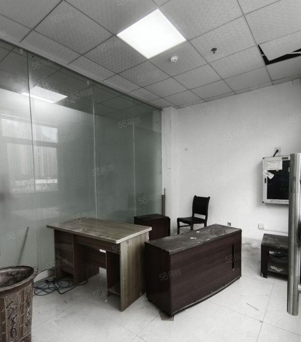 出租 丨 慢城地铁口电商办公仓库带装修75平米起租，各面均有