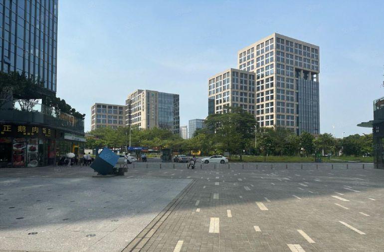 布吉石芽岭地铁站科技园全新红本厂房1800平出租，可分租