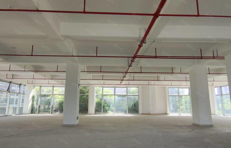 布吉地铁口2100平小独栋出租，共三层原房东直租带红本！