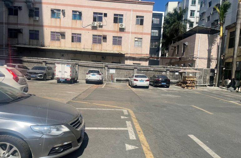 石芽岭地铁站旁楼上仓库厂房出租180至480平 水电齐全