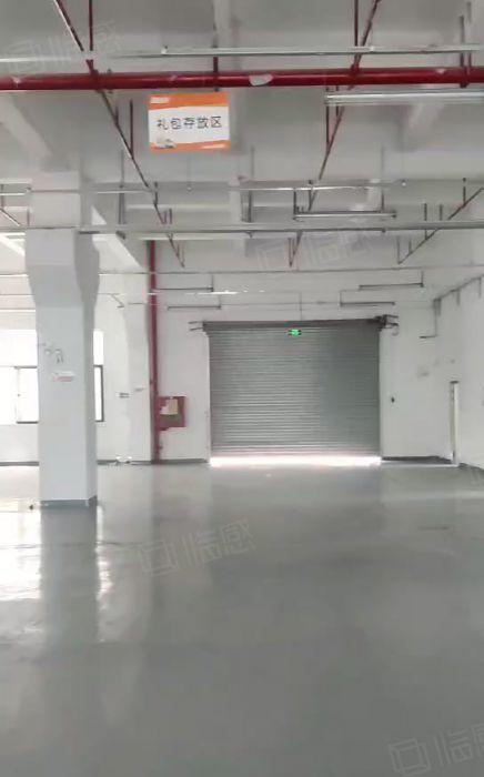 布吉李朗一楼厂房仓库2000平出租，层高6米带现成办公室