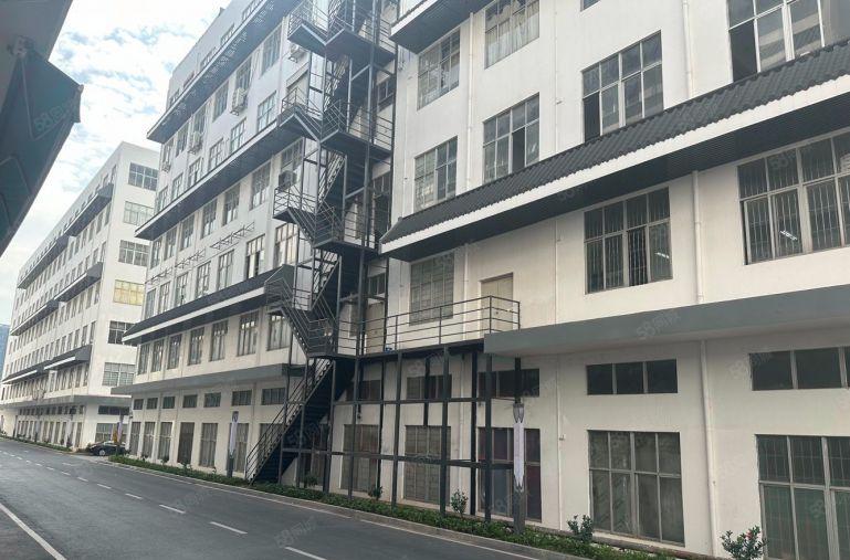 南岭一楼1000平层高7米可架航车免停车费可以分租