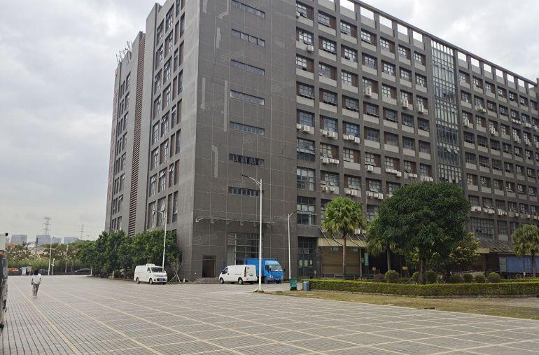 20元低价起租布吉大芬地铁工业园区一楼1000平厂房仓库出租