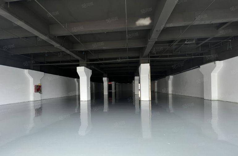 布吉地铁口带卸货平台一楼红本厂房1700平方出租