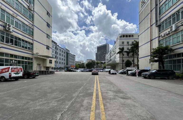 布吉上李朗原房东科技园新出楼上整层2000平厂房出租可分租