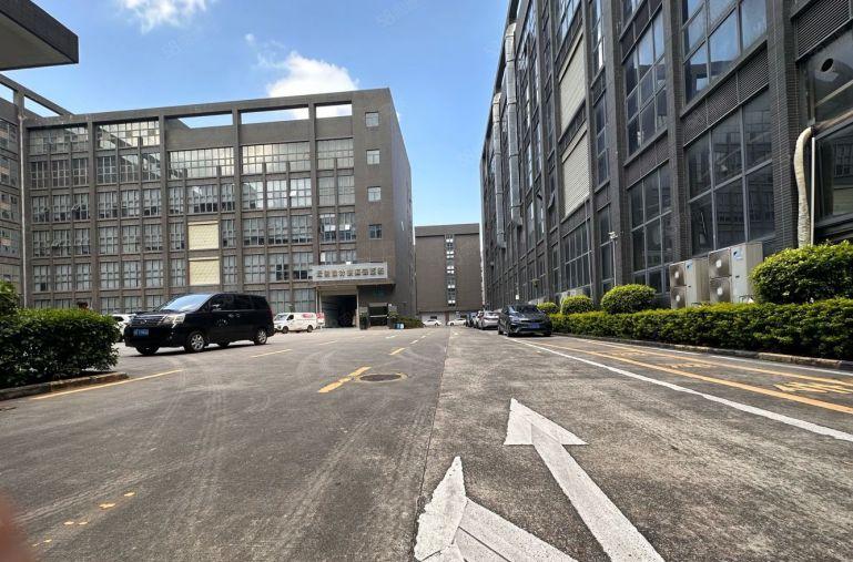 布吉新出无尘车间厂房1200平出租，全新装修带现成空调设备