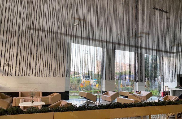 布吉上李朗地铁口带装修办公1000平水电齐全