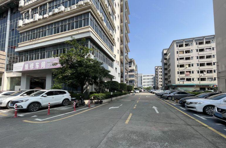 布吉李朗地铁口原房东2088平厂房仓库出租，精装办公室。