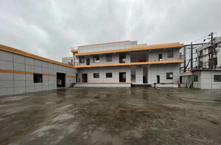 布吉上李朗地铁口一楼厂房980平方仓库出租带卸货平台空地超大