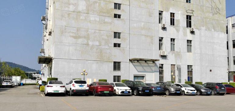 22元布吉秀峰工业区8000平独栋1~4层厂房分层出租