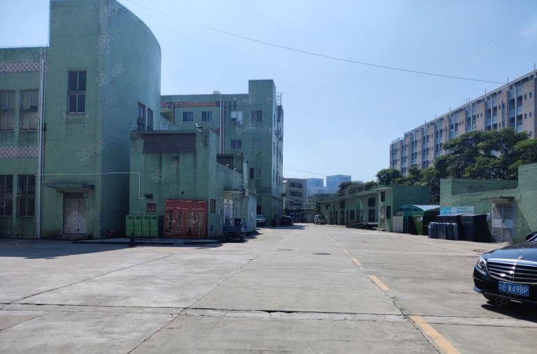 布吉李朗楼上厂房700平出租，带装修适合电商办公仓库