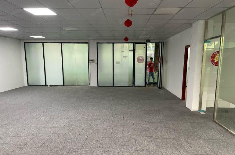 大芬地铁站附近楼上带装修厂房180平2加1格局