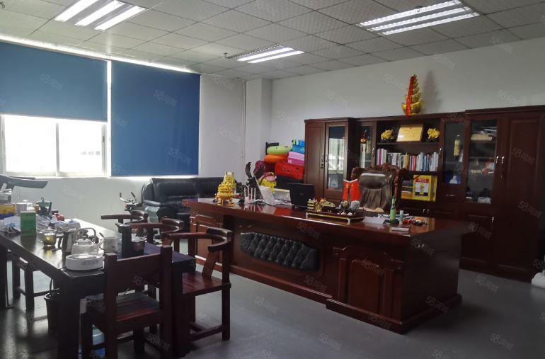 布吉，地铁口，一楼1000平，原房东，使用率高，标准厂房出租