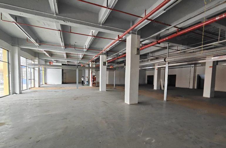 布吉街道老街厂房出租，周边人流旺，可进大货车，一楼也可做店铺