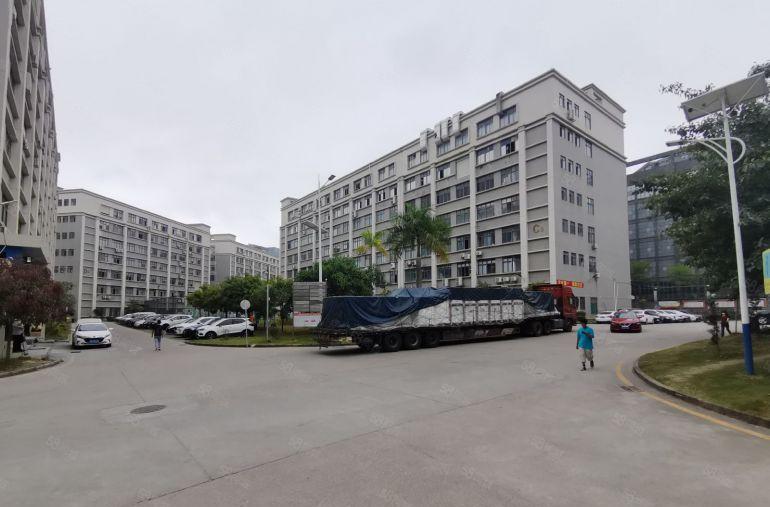 布吉李朗楼上2000平原房东红本厂房招租，500起分租