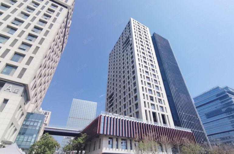 布吉中心街楼上200平花园式出租