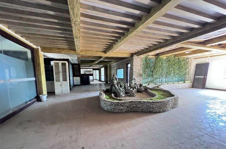 布吉秀峰地铁口独门独院厂房5600平仓库出租一楼上分租带精装