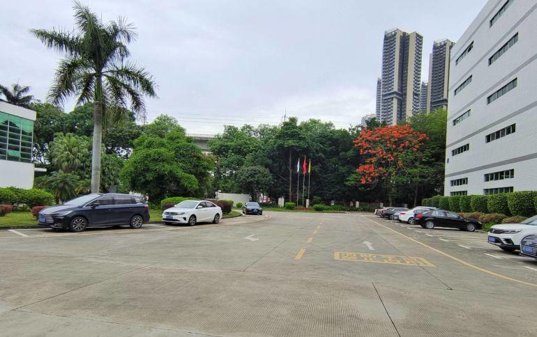 布吉李郎科技园楼上新出300平现成装修办公室仓库厂房低价出租