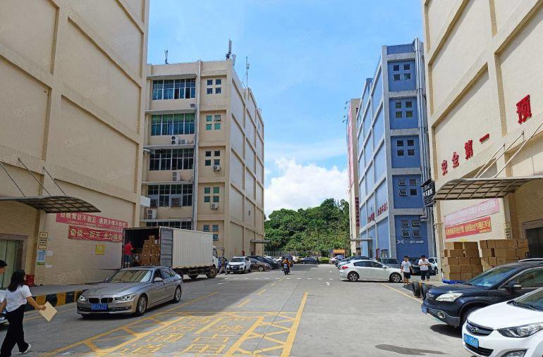 布吉红本厂房出租 带装修2000平可分租 工业园低价仓库出租