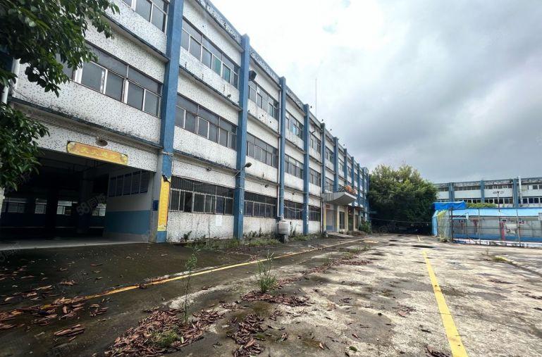 布吉1楼2楼各2000平厂房出租可分租不限行业原房东带红本